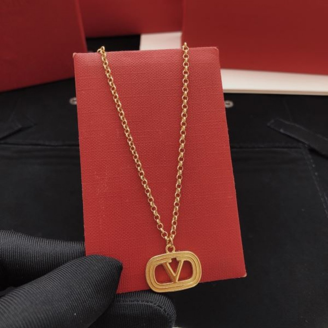 エレガント 大人っぽい 洗練 VALENTINO ヴァレンティノ コピー ネックレス