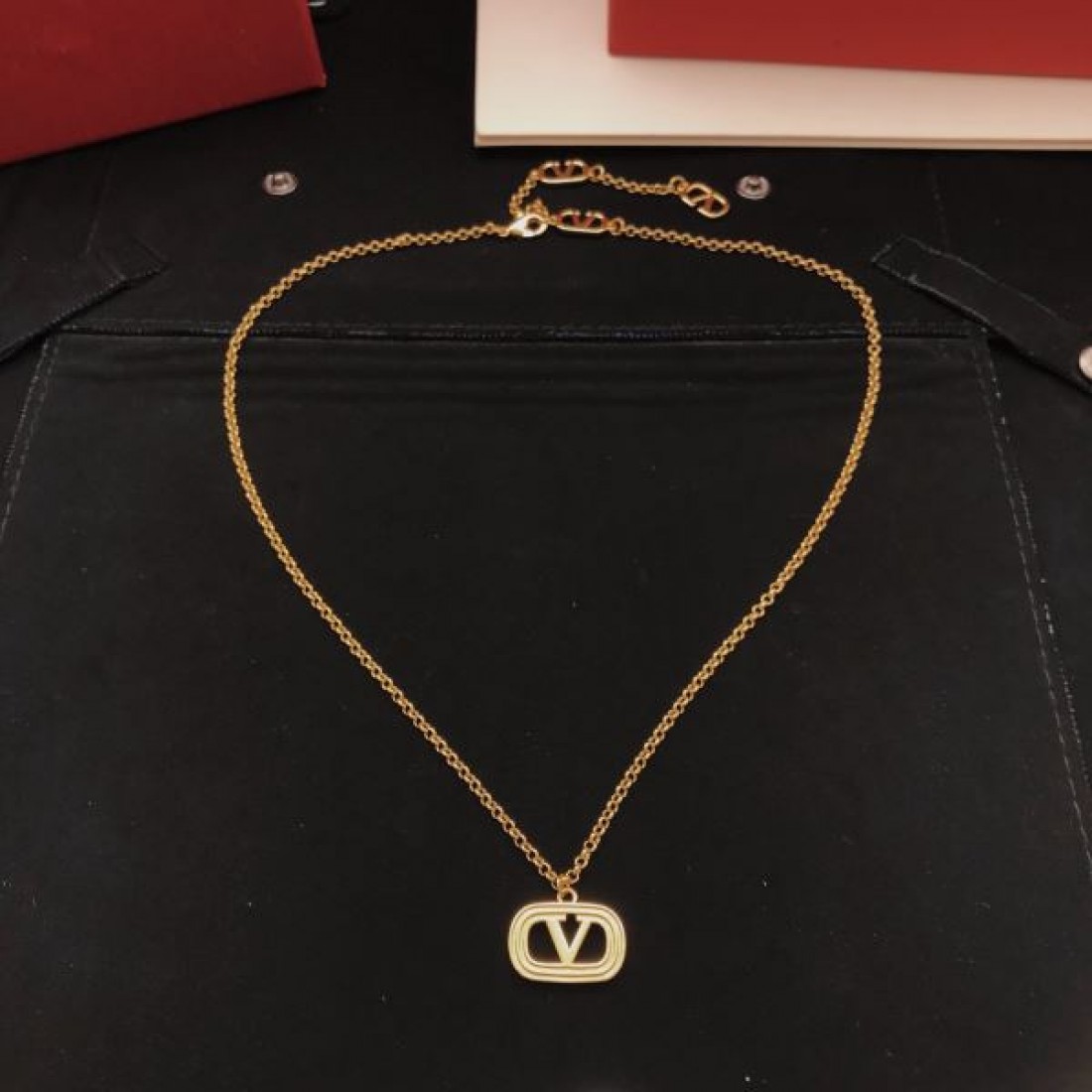 エレガント 大人っぽい 洗練 VALENTINO ヴァレンティノ コピー ネックレス 