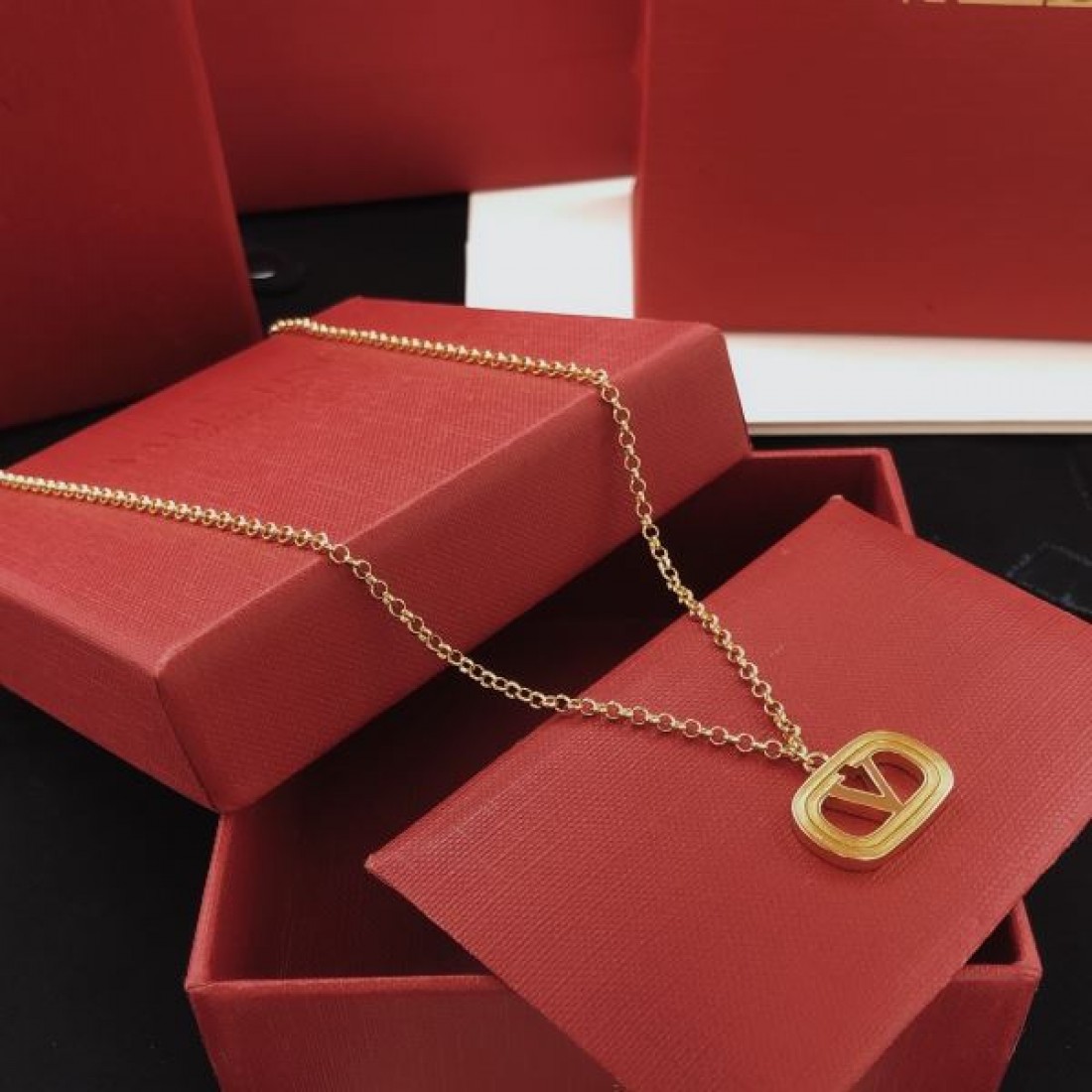 エレガント 大人っぽい 洗練 VALENTINO ヴァレンティノ コピー ネックレス 