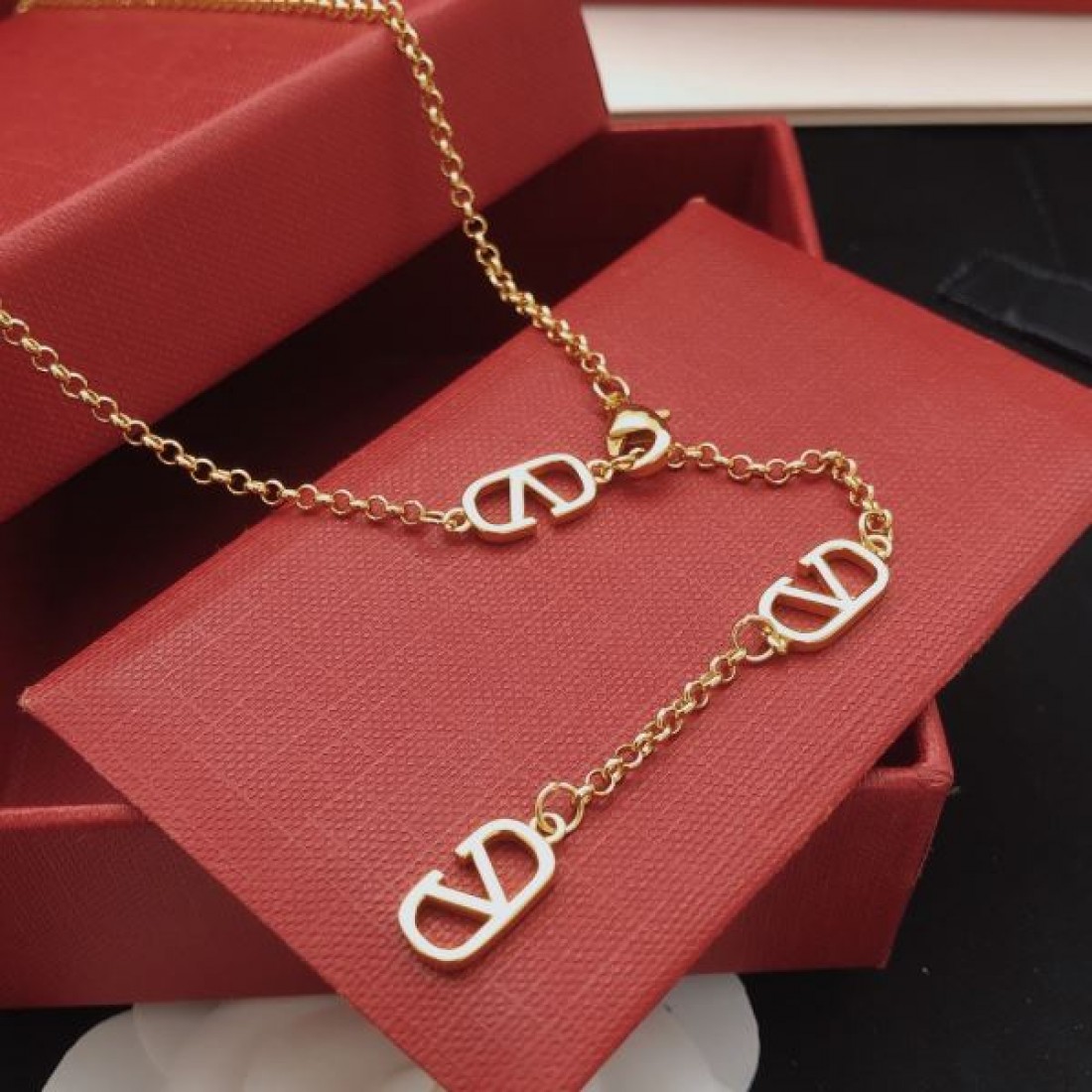 エレガント 大人っぽい 洗練 VALENTINO ヴァレンティノ コピー ネックレス 