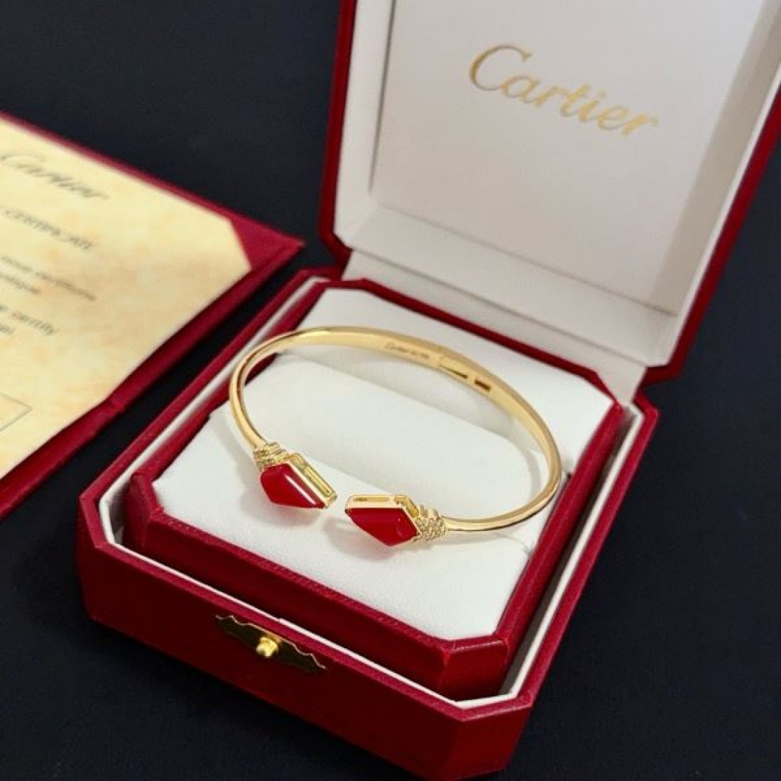 端正 ミニマル 上質 CARTIER カルティエ コピー ブレスレット 大人女子