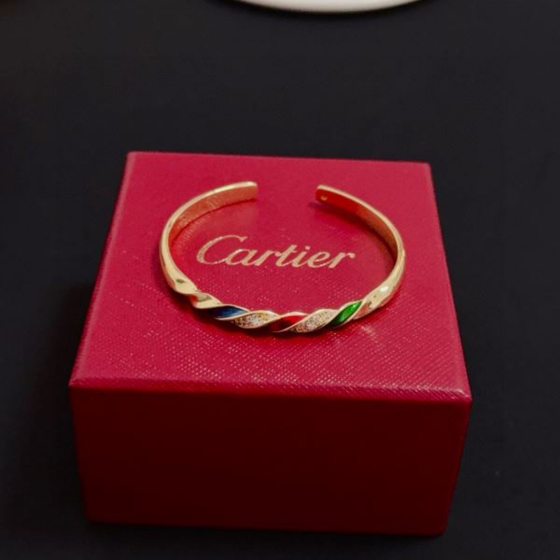 気品 高級感 エレガント CARTIER カルティエ コピー ブレスレット 憧れ 