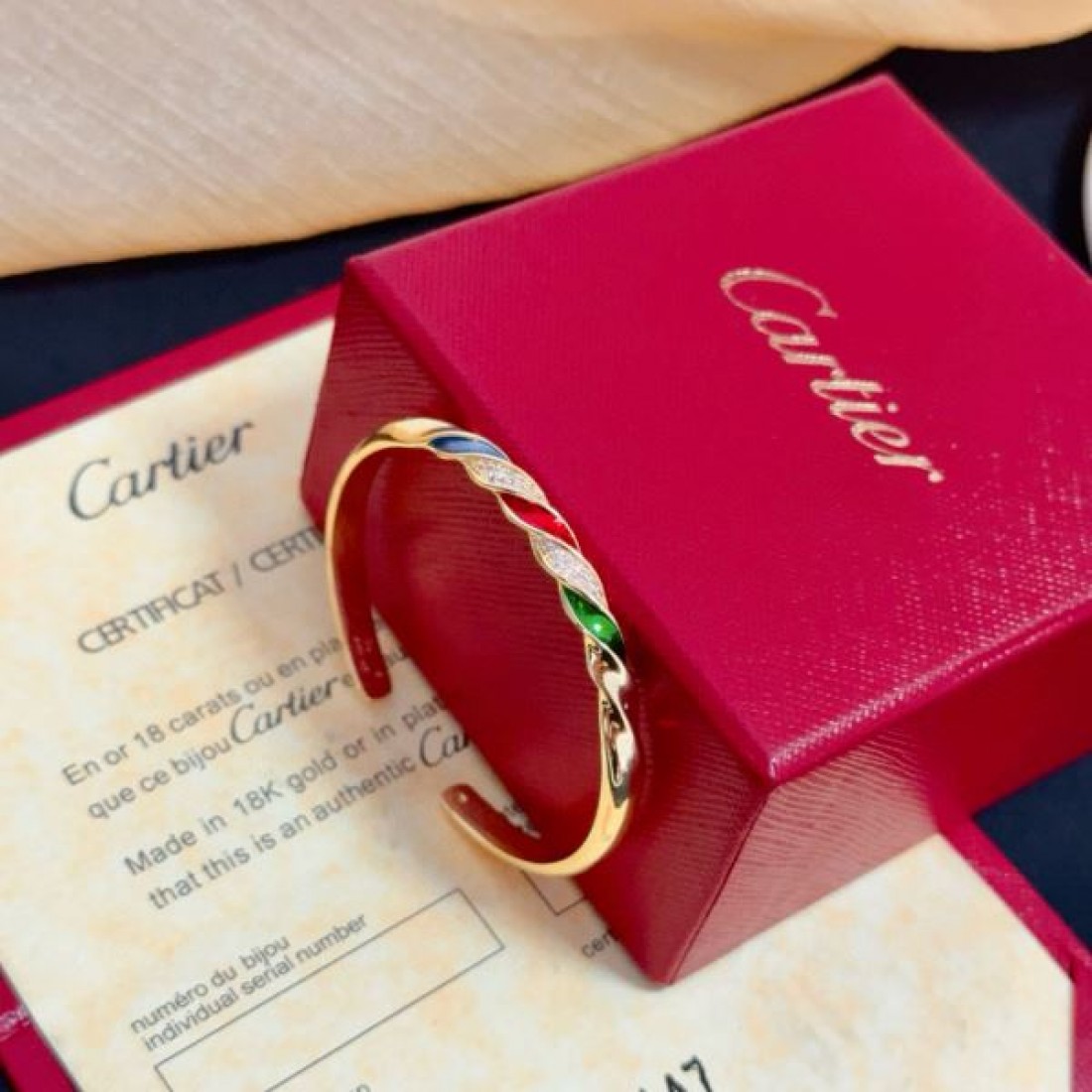 気品 高級感 エレガント CARTIER カルティエ コピー ブレスレット 憧れ 
