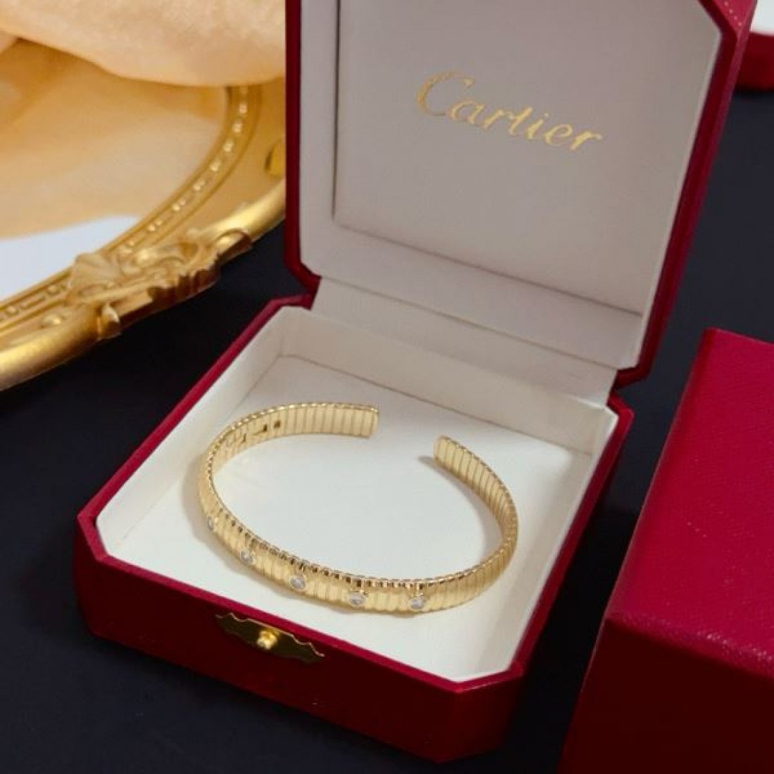 上品 高級感 洗練 CARTIER カルティエ スーパーコピー ブレスレット エレガント