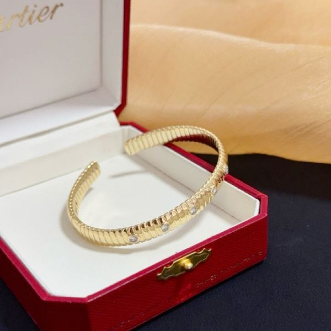 上品 高級感 洗練 CARTIER カルティエ スーパーコピー ブレスレット エレガント