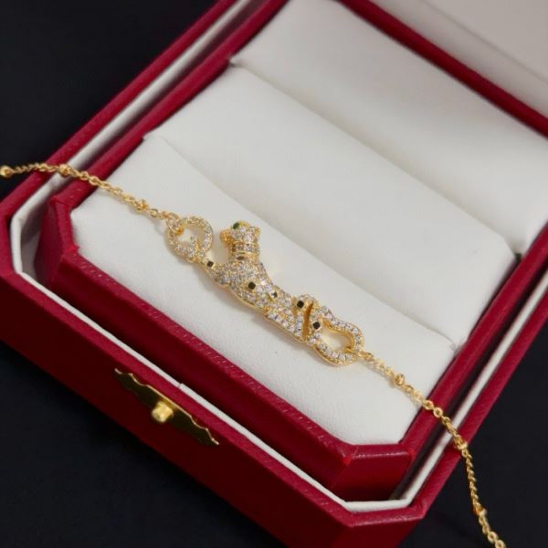 クラシックCARTIER カルティエ スーパーコピー ブレスレット 高級感 洗練 安心