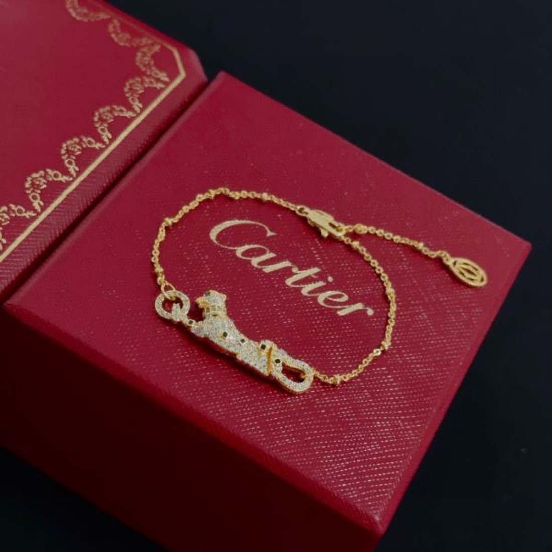 クラシックCARTIER カルティエ スーパーコピー ブレスレット 高級感 洗練 安心