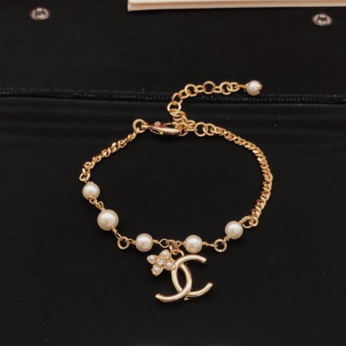 フェミニン CHANEL シャネル スーパーコピー ブレスレット 華やか エレガント 人気