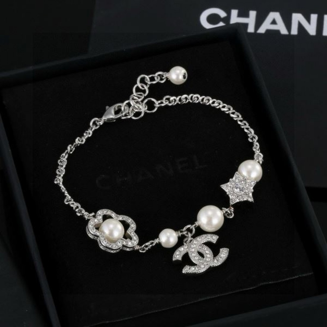 上品 高級感 洗練 CHANEL シャネル コピー ブレスレット 華やか エレガント