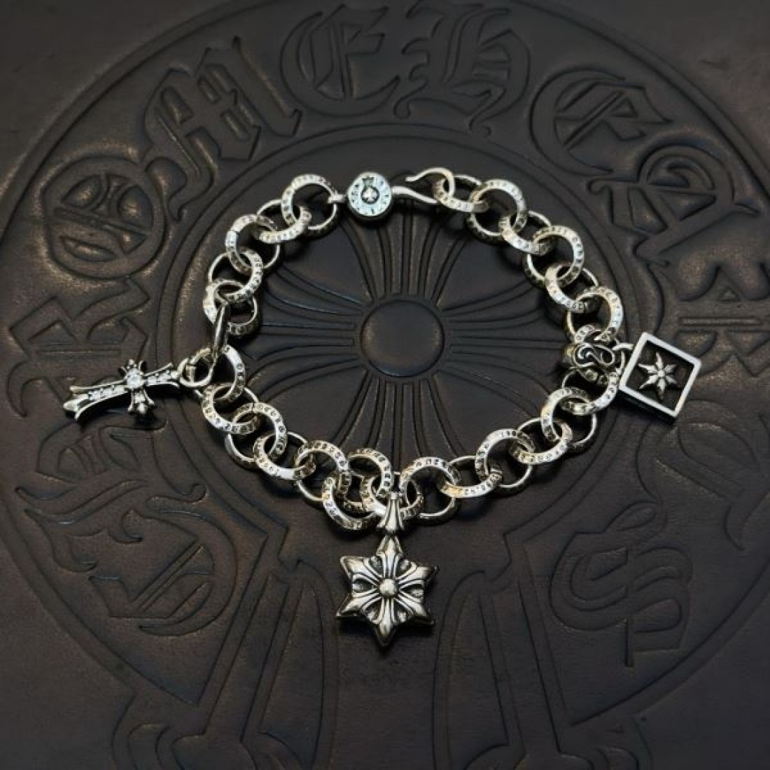 都会的 シンプル クール CHROME HEARTS コピー クロムハーツ ブレスレット 高級感