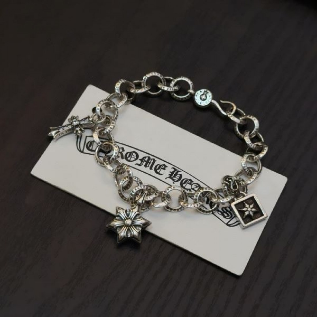  都会的 シンプル クール CHROME HEARTS コピー クロムハーツ ブレスレット 高級感