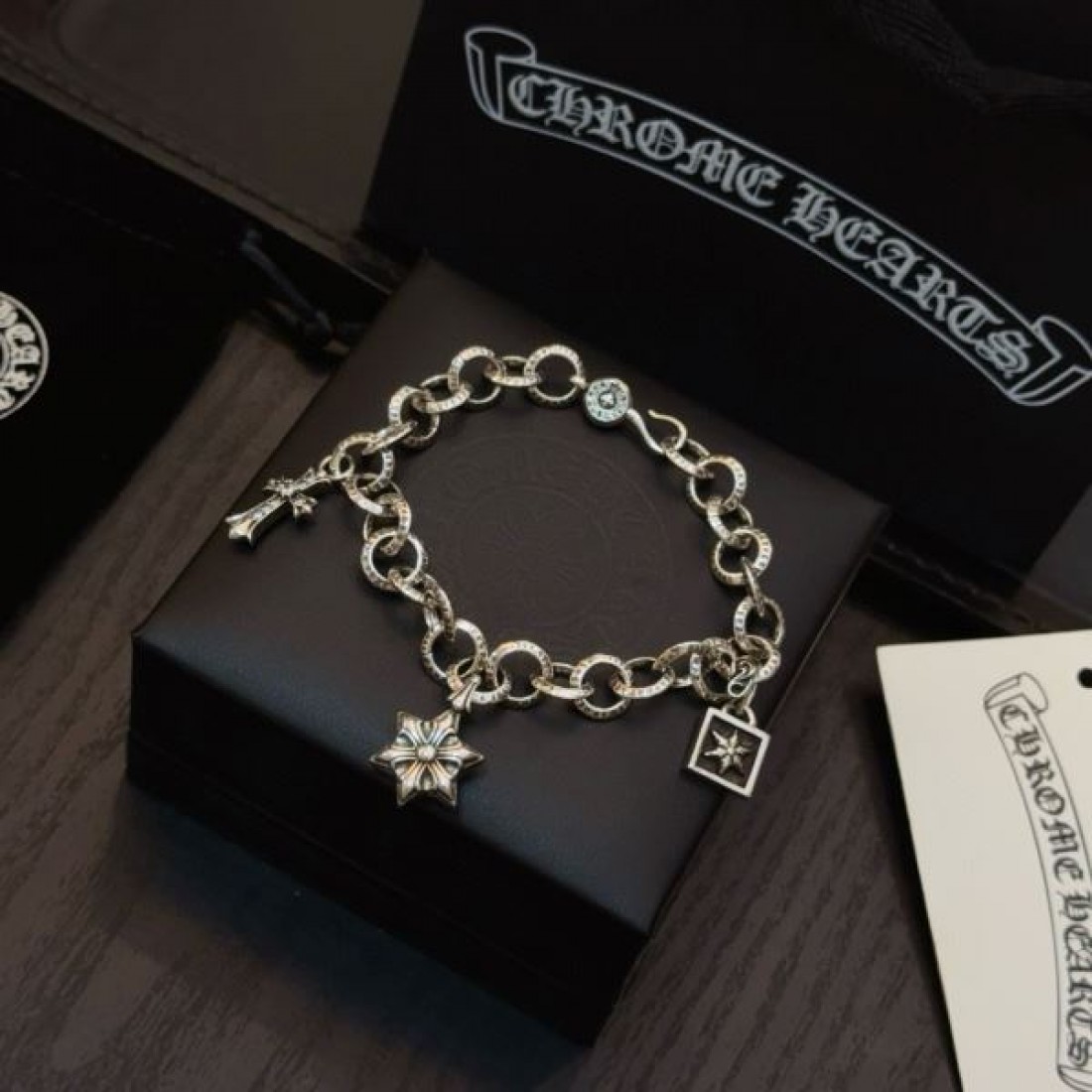  都会的 シンプル クール CHROME HEARTS コピー クロムハーツ ブレスレット 高級感