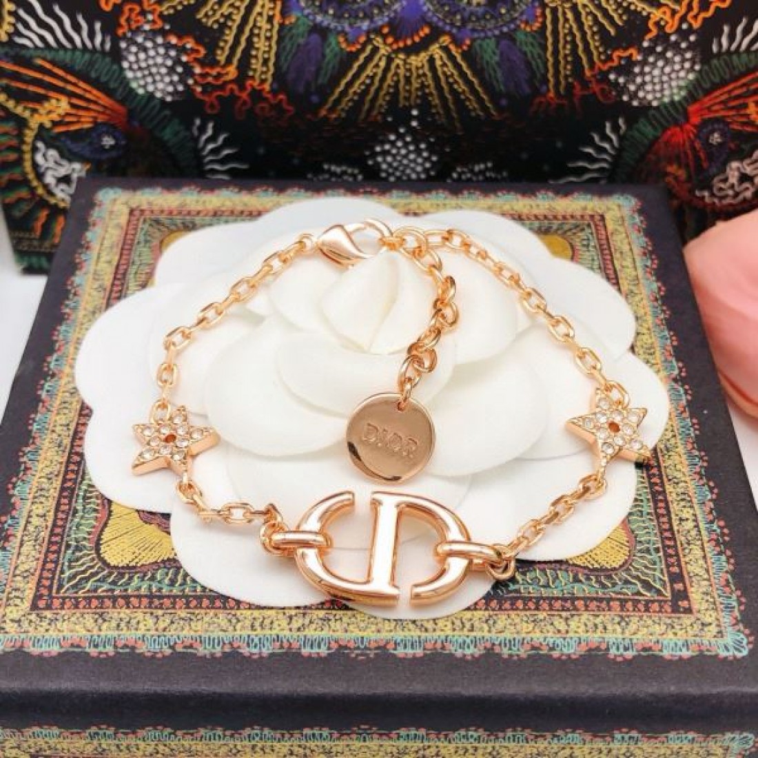 洗練 DIOR ディオール コピー ブレスレット 華やか エレガント 人気