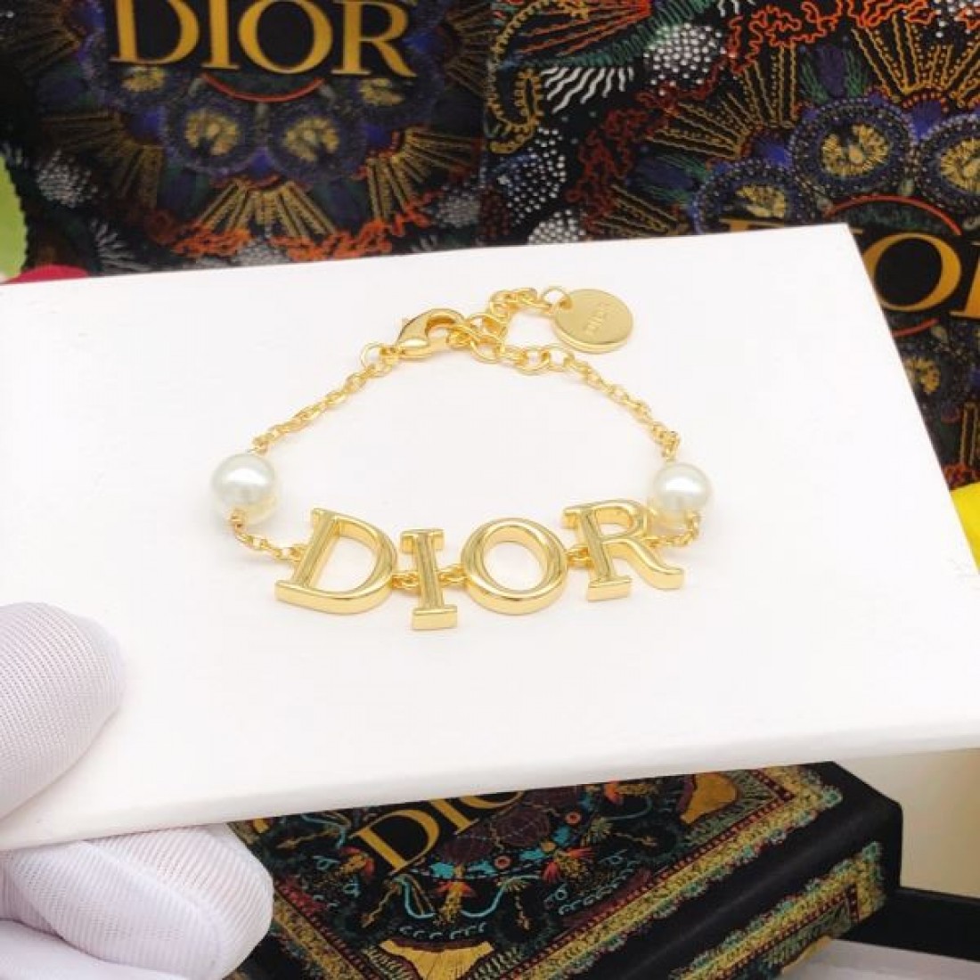 トレンド DIOR ディオール コピー ブレスレット 華やか 洗練 注目