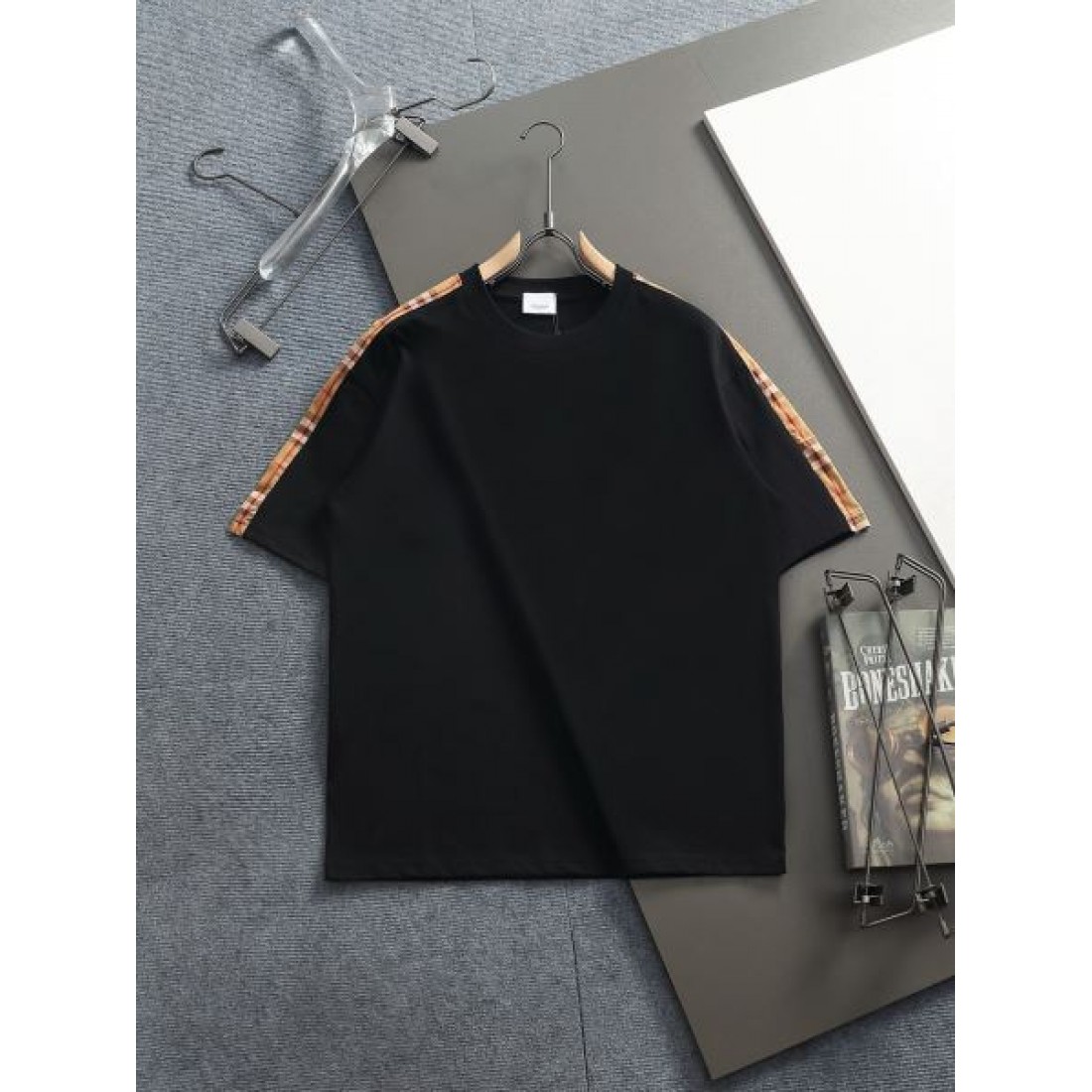 こなれ感 クリーン 上品 BURBERRY バーバリー コピー 半袖Tシャツ 万能