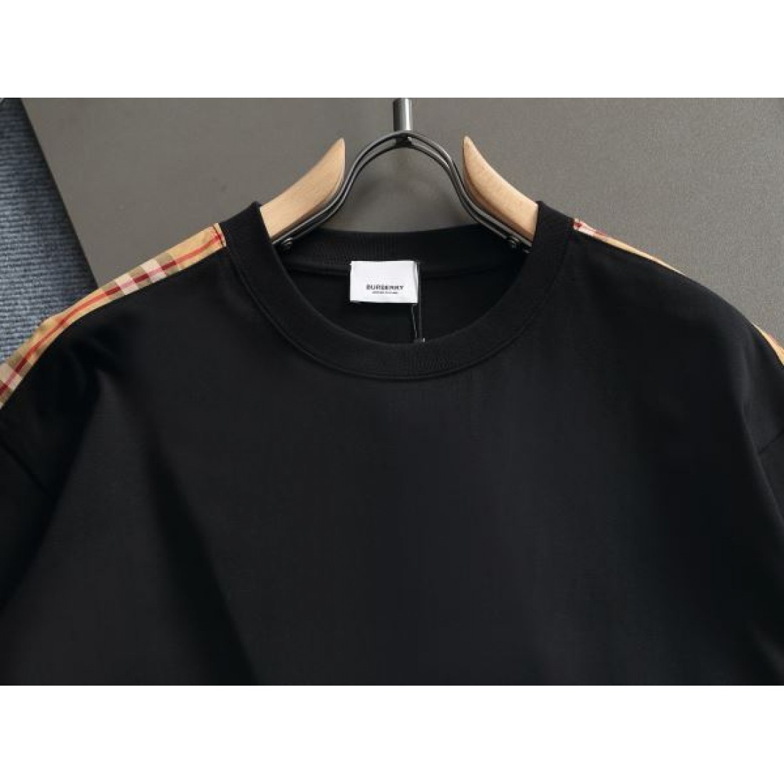 こなれ感 クリーン 上品 BURBERRY バーバリー コピー 半袖Tシャツ 万能 