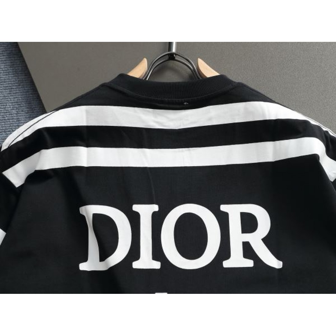  モダン シック 大人向け DIOR ディオール コピー 半袖Tシャツ 上品 旬 スマート