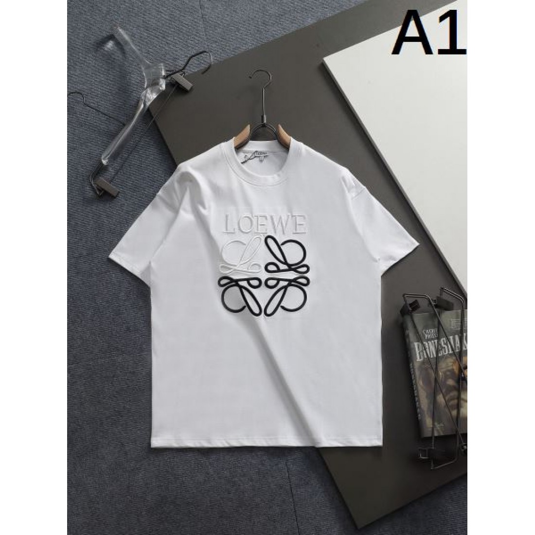 ナチュラル 上質 こなれ感 LOEWE ロエベ コピー 半袖Tシャツ 爽やか 大人カジュアル