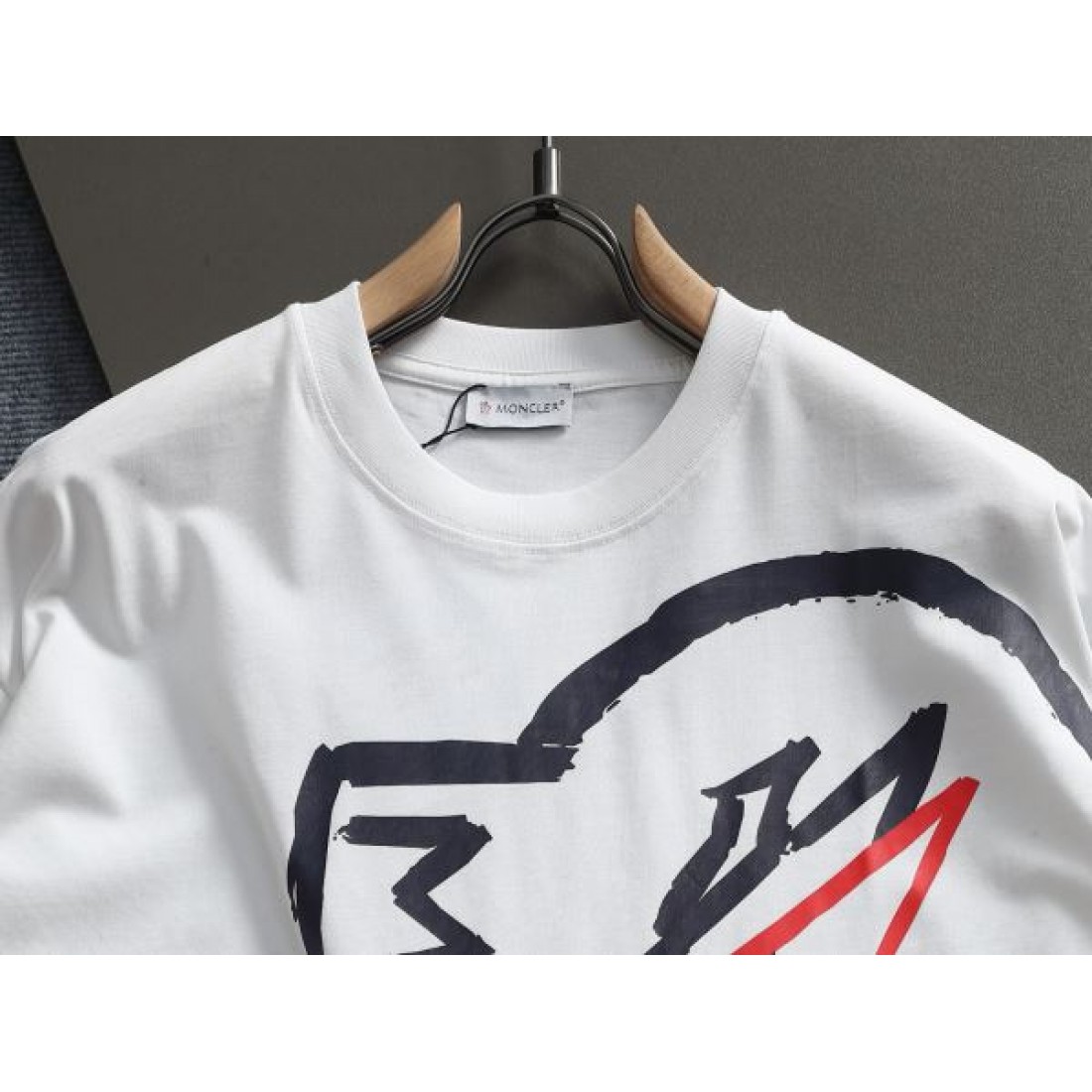 スポーティ 快適 MONCLER モンクレール コピー 半袖Tシャツ クール 使いやすい 