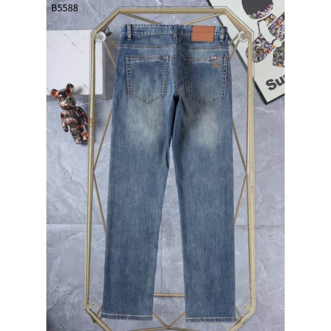 大人カジュアル 上質 こなれ感 BURBERRY バーバリー コピー ジーンズ 万能