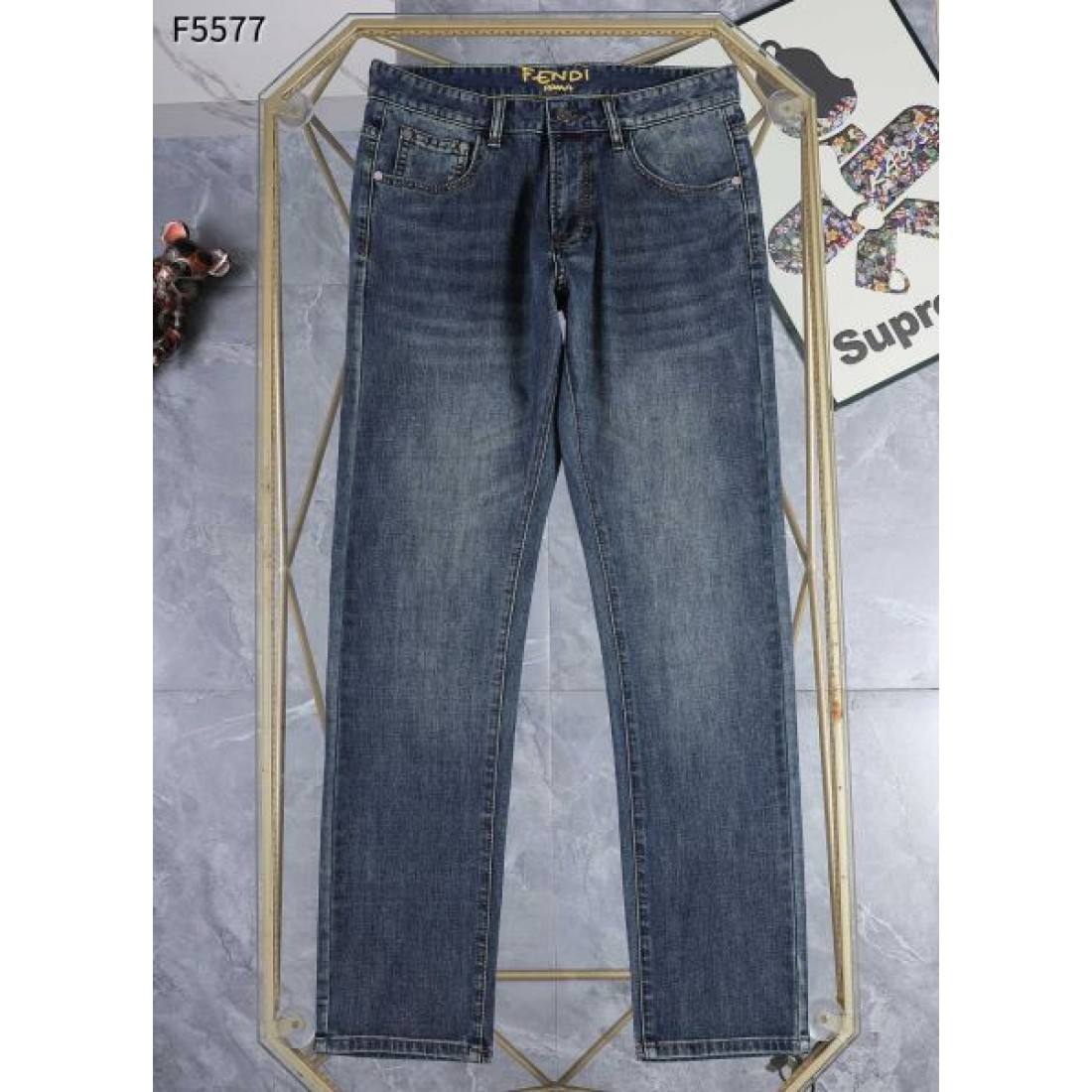 都会的 スタイリッシュ 上品 FENDI フェンデイ コピー ジーンズ 高級感