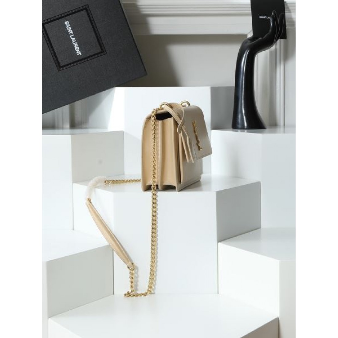 高級感 エレガント イヴ サンローラン YSL コピー ショルダーバッグ 上品仕立て