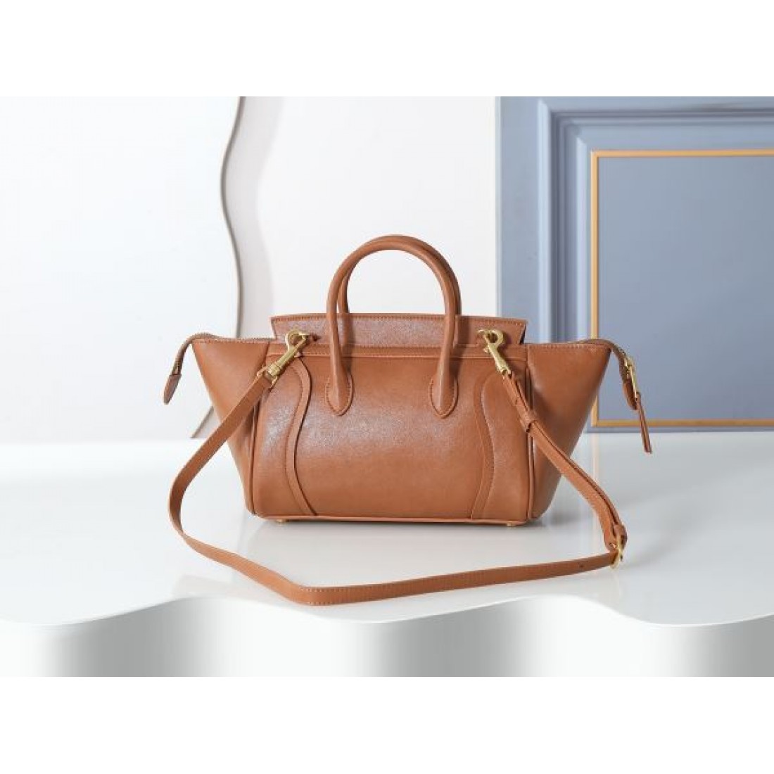 都会的 落ち着き セリーヌ CELINE コピー トートバッグ 軽量設計 品質安定