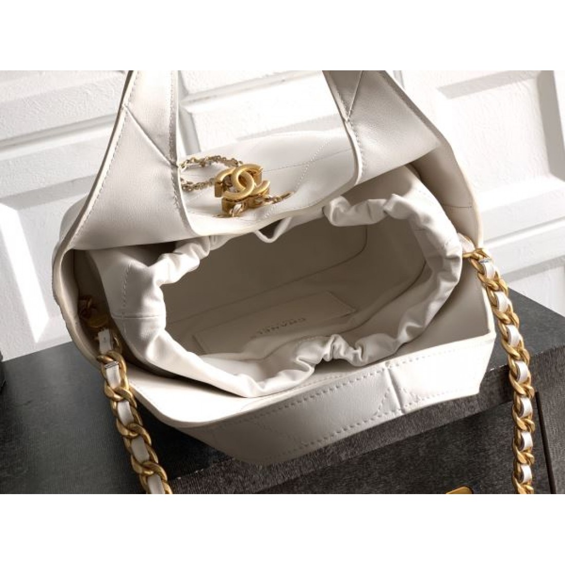 華やか 上質素材 シャネル CHANEL コピー トートバッグ 人気継続 状態良好