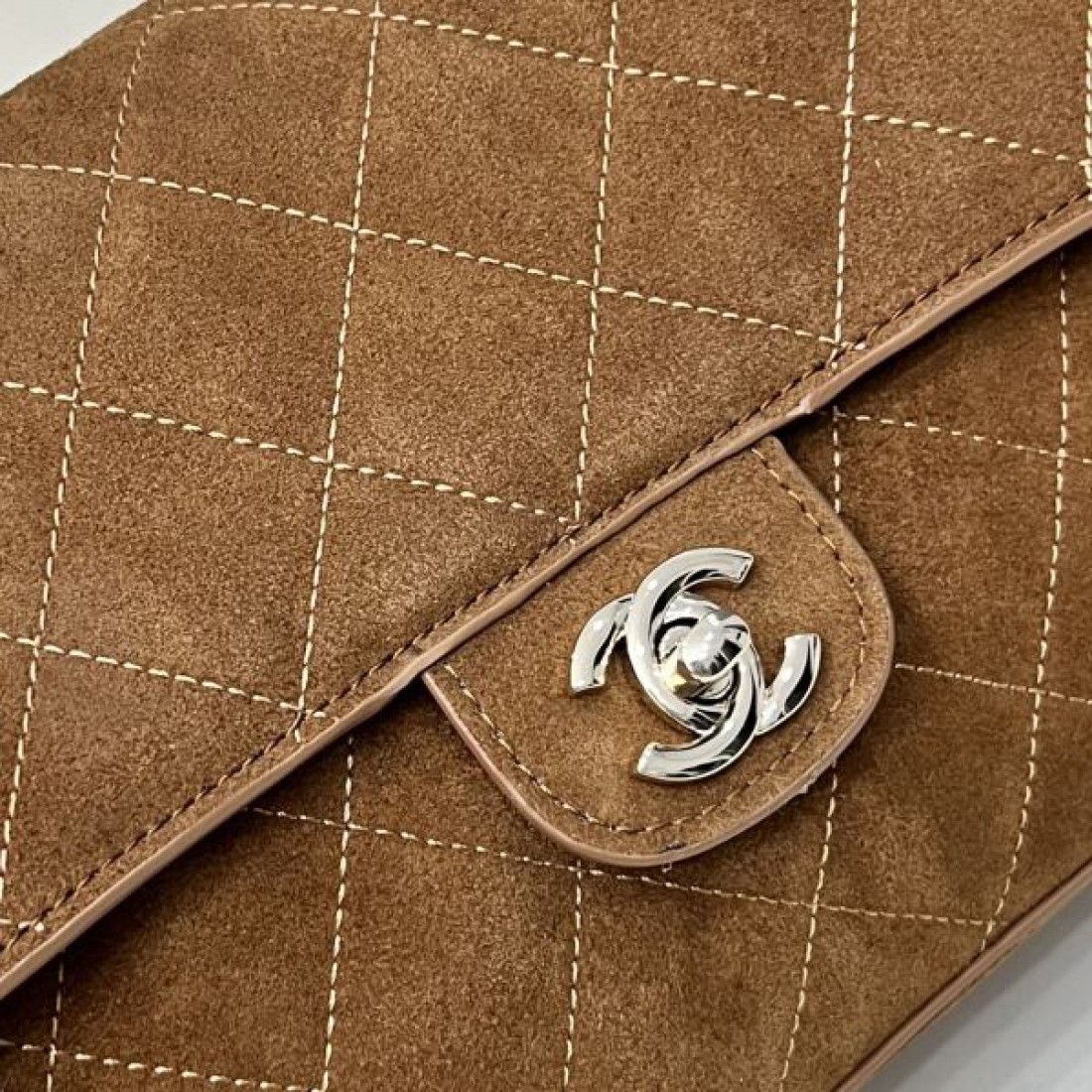 フェミニン 柔らか印象 シャネル CHANEL コピー トートバッグ 実用重視 安定感あり