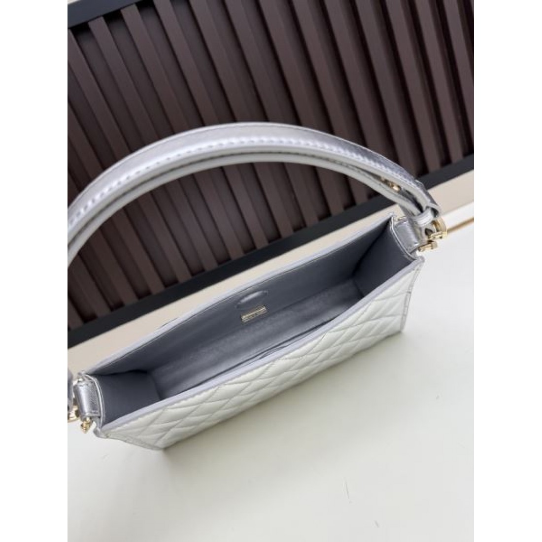 高級感 洗練 シャネル CHANEL コピー トートバッグ 上品仕立て 存在感抜群