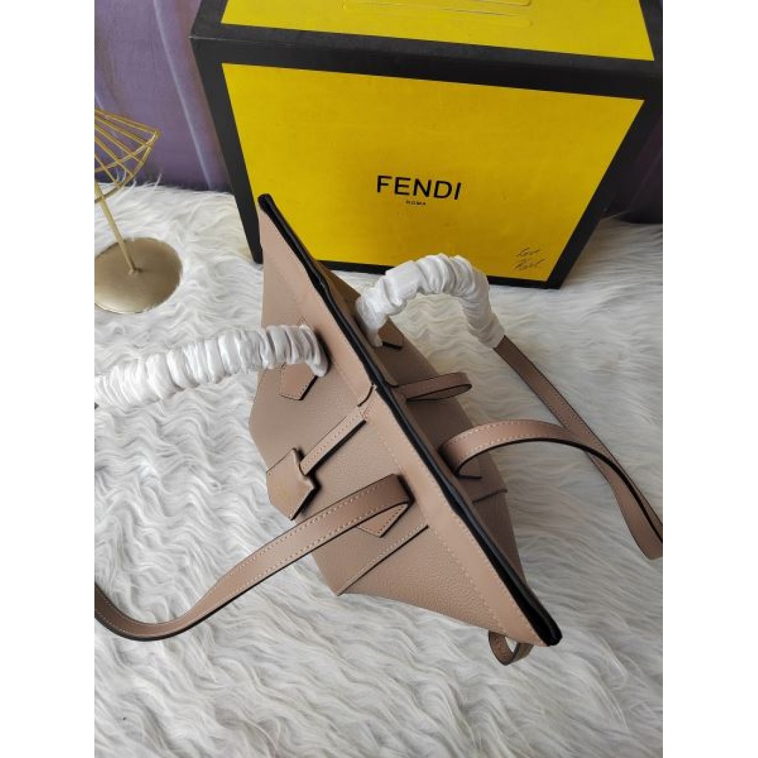 個性派 洗練デザイン フェンディ FENDI コピー トートバッグ コーデ映え 品質安定