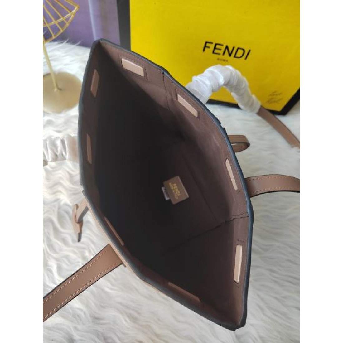 個性派 洗練デザイン フェンディ FENDI コピー トートバッグ コーデ映え 品質安定