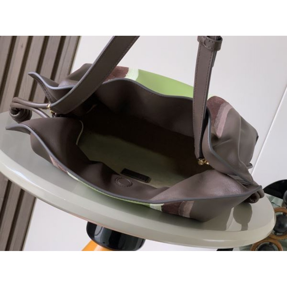 都会的 軽量 ロエベ LOEWE コピー トートバッグ 実用性 人気継続