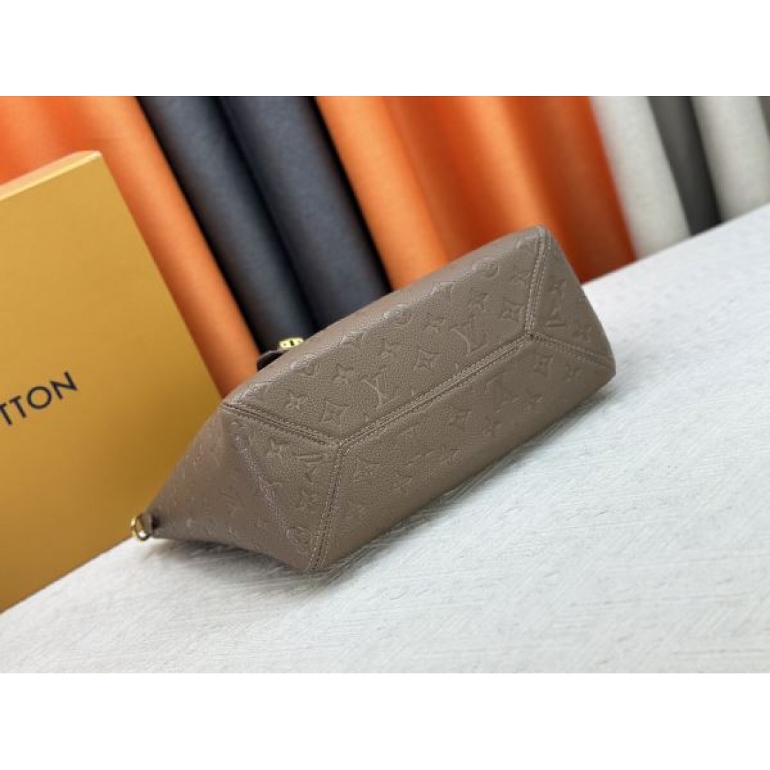 定番人気 高品質 ルイヴィトン LOUIS VUITTON コピー トートバッグ 存在感 耐久性