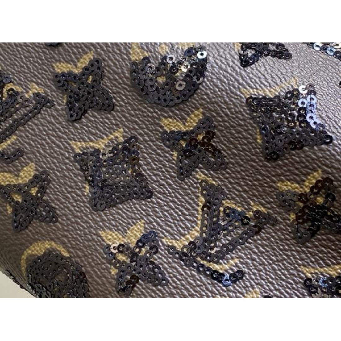 エレガント 上質素材 ルイヴィトン LOUIS VUITTON コピー トートバッグ ブランド力