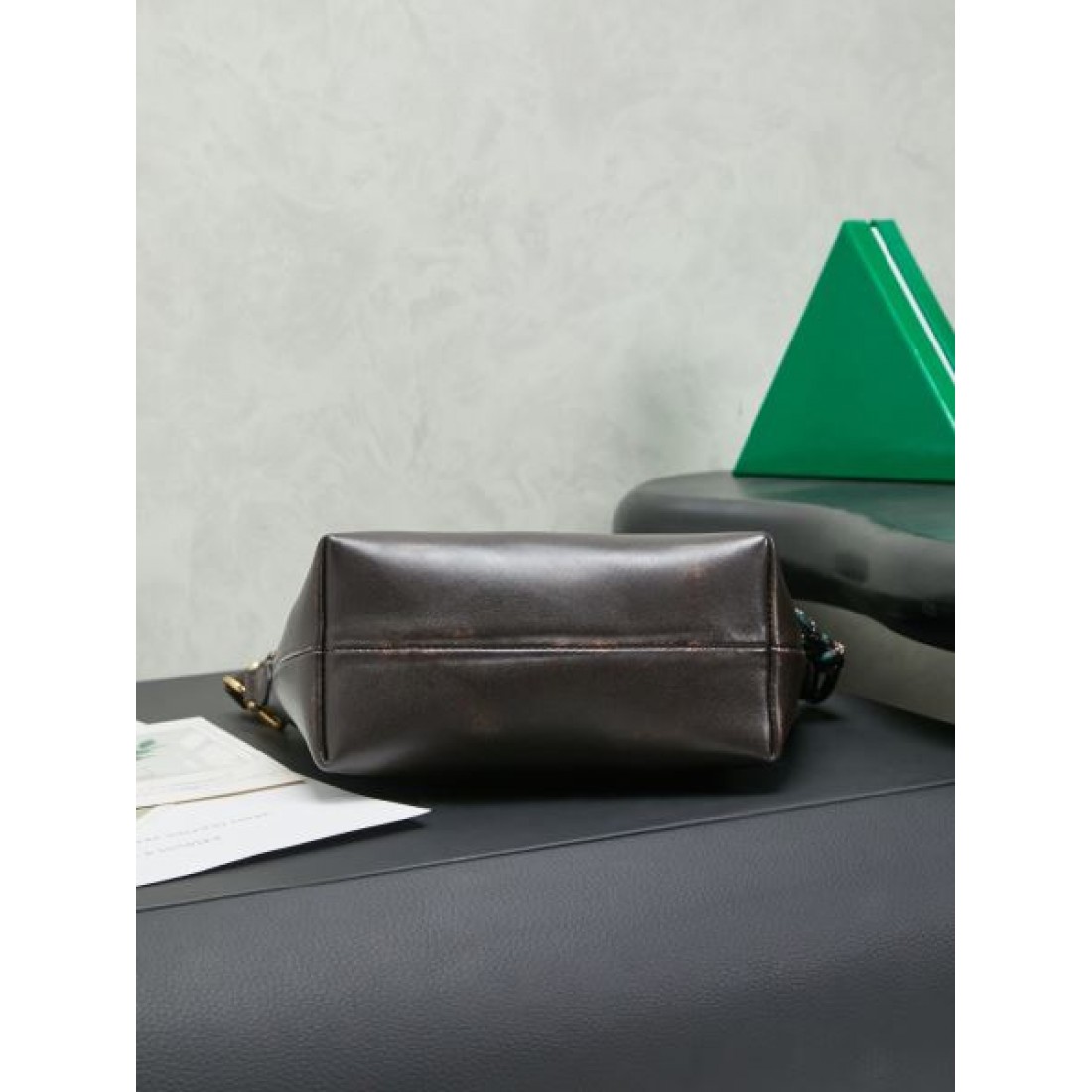 スタイリッシュ 柔らか印象 ミュウミュウ MIU MIU コピー トートバッグ デザイン性