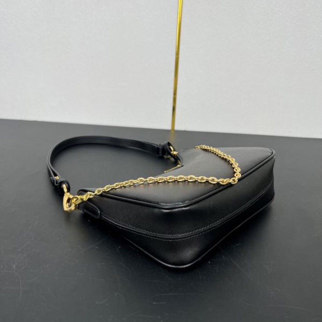 上品仕立て 実用設計 プラダ PRADA コピー トートバッグ 収納充実 人気