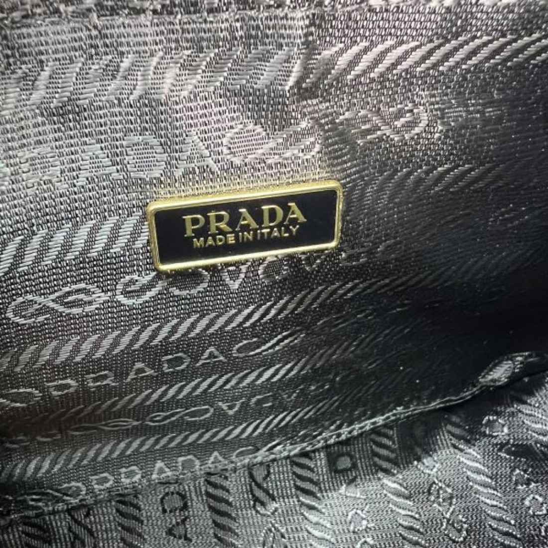上品仕立て 実用設計 プラダ PRADA コピー トートバッグ 収納充実 人気