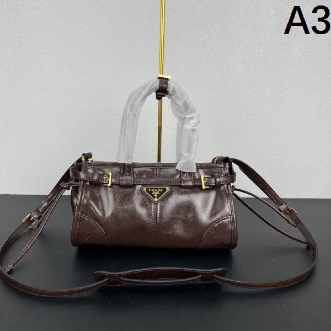 ミニマル志向 軽快仕様 プラダ PRADA コピー トートバッグ 持ち心地良好 