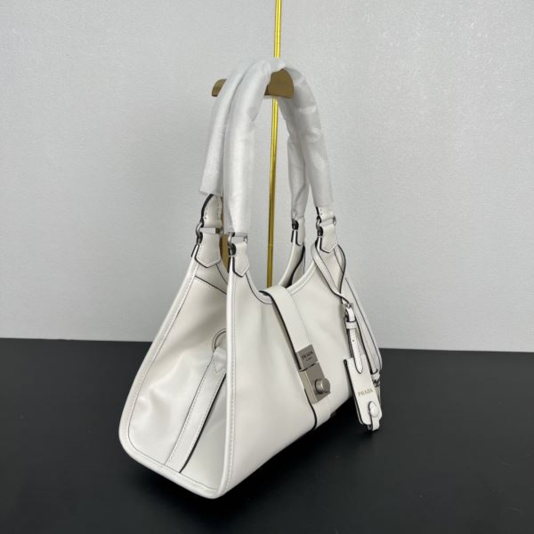 高級路線 落ち着き感 プラダ PRADA コピー トートバッグ 耐久重視 日常対応