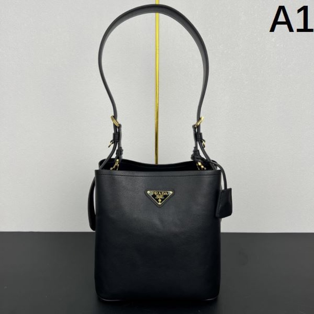 モード系 完成度高 プラダ PRADA コピー トートバッグ 型崩れ防止 長期使用