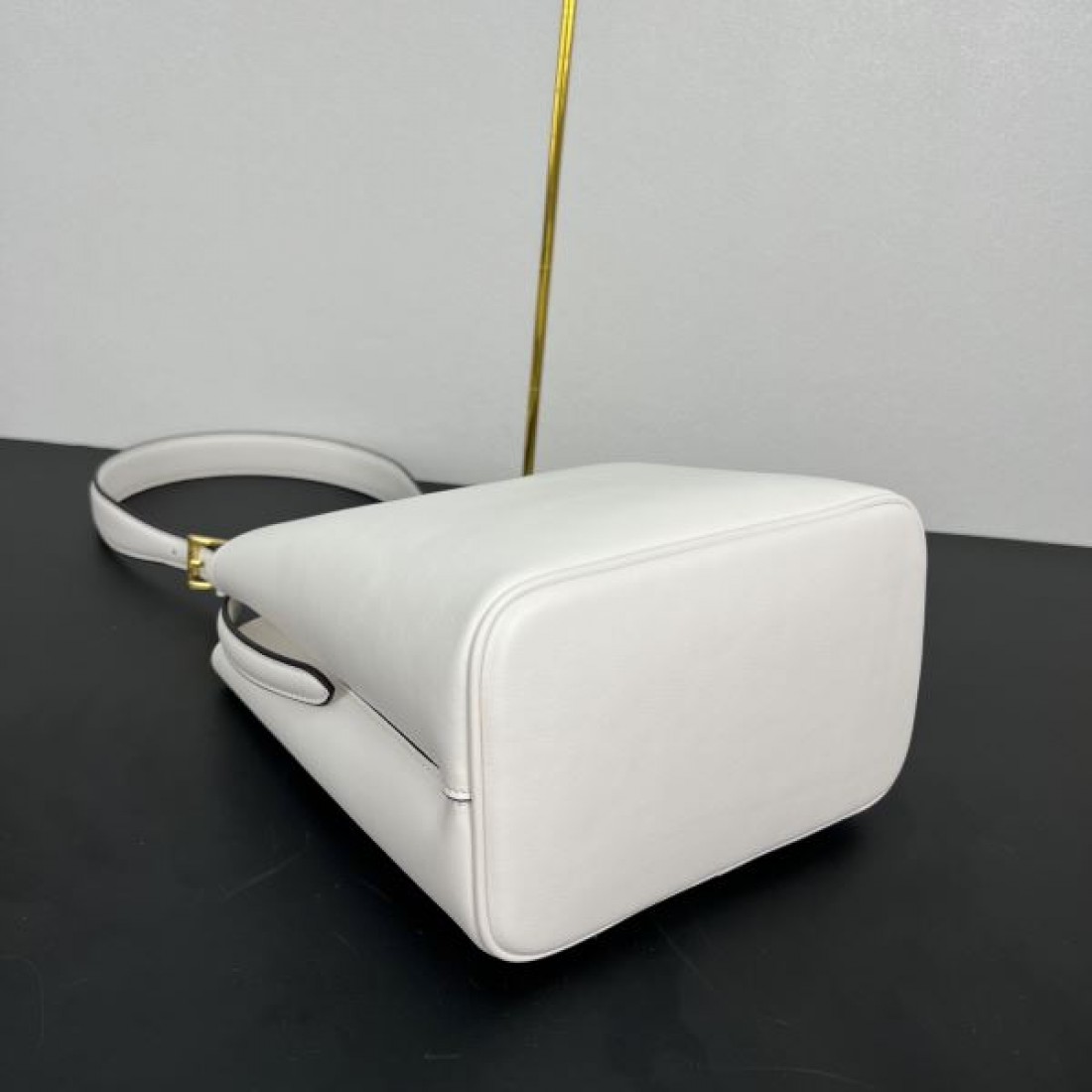 モード系 完成度高 プラダ PRADA コピー トートバッグ 型崩れ防止 長期使用