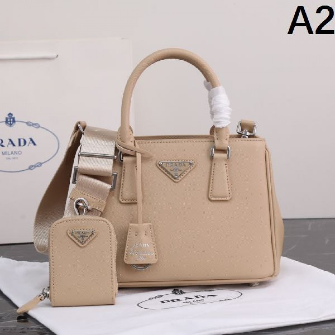 知的印象 シャープ外観 プラダ PRADA コピー トートバッグ 仕上げ丁寧 