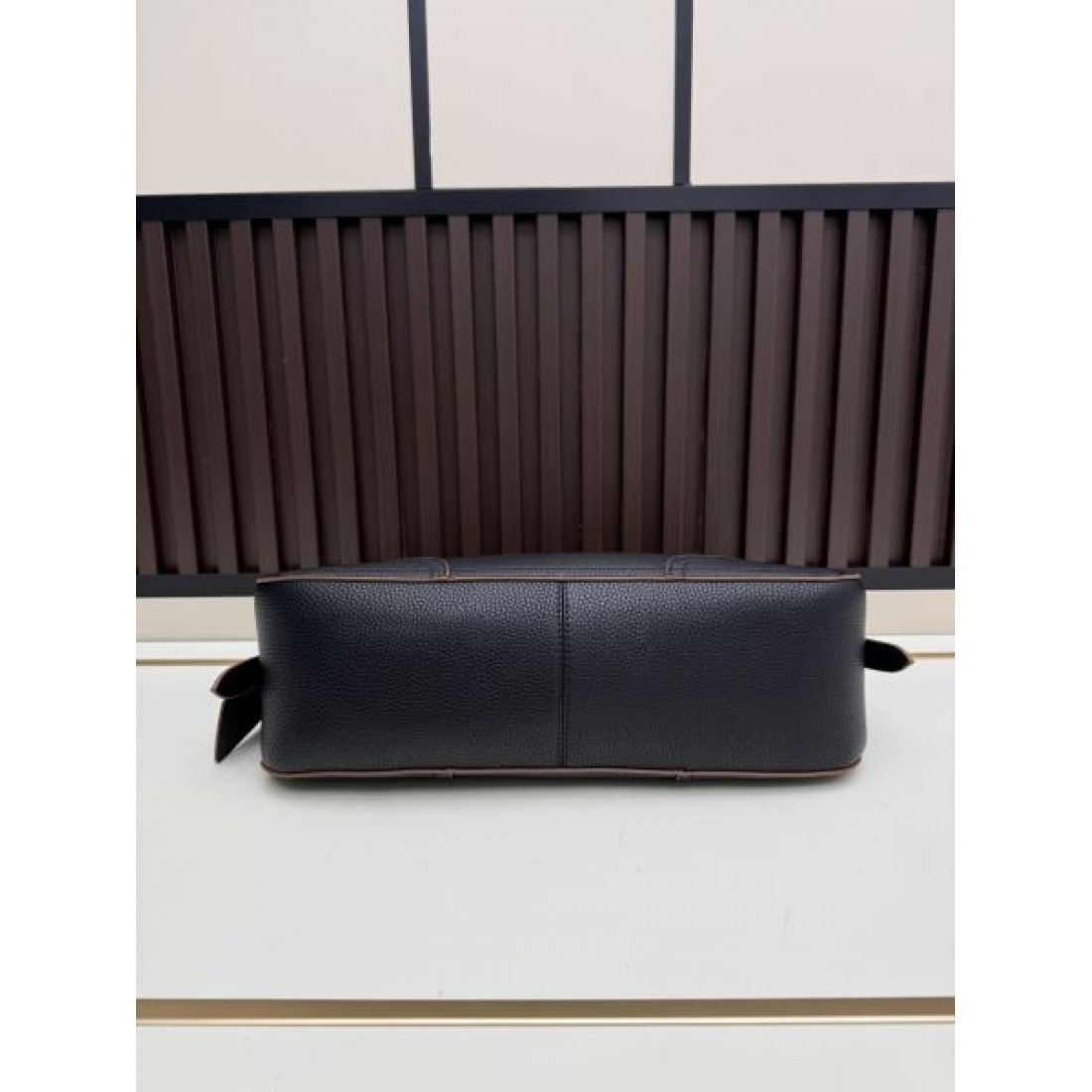 通勤向き 実践派 プラダ PRADA コピー トートバッグ 機能優先 バランス良好