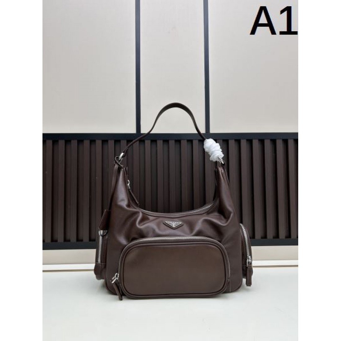 大人仕様 控えめ主張 プラダ PRADA コピー トートバッグ デザイン洗練