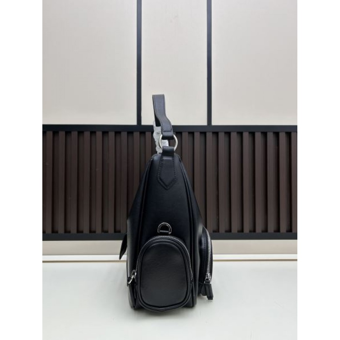 大人仕様 控えめ主張 プラダ PRADA コピー トートバッグ デザイン洗練 