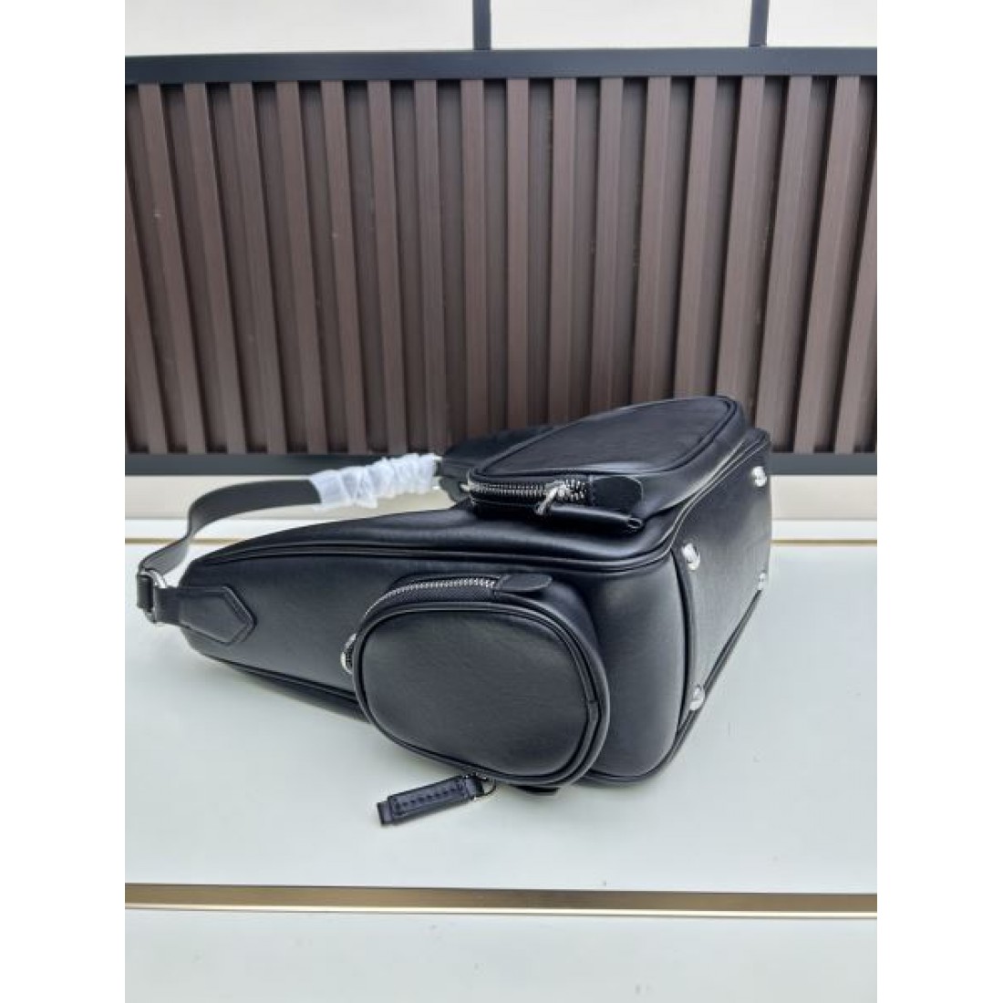 大人仕様 控えめ主張 プラダ PRADA コピー トートバッグ デザイン洗練 