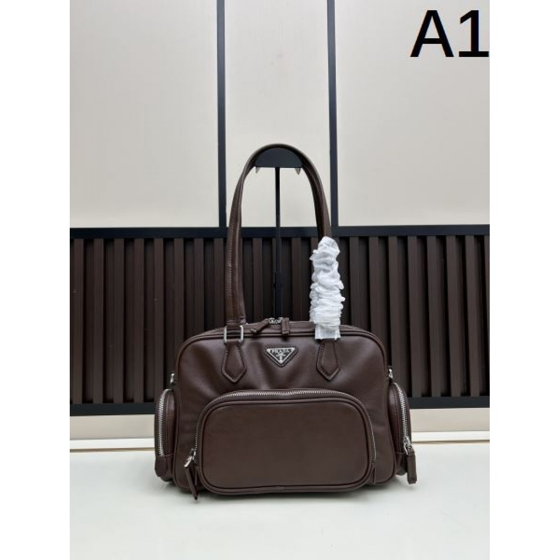 大人仕様 控えめ主張 プラダ PRADA コピー トートバッグ デザイン洗練