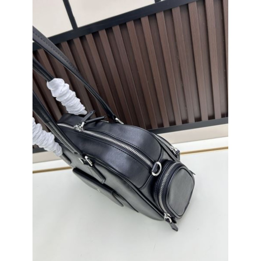 大人仕様 控えめ主張 プラダ PRADA コピー トートバッグ デザイン洗練