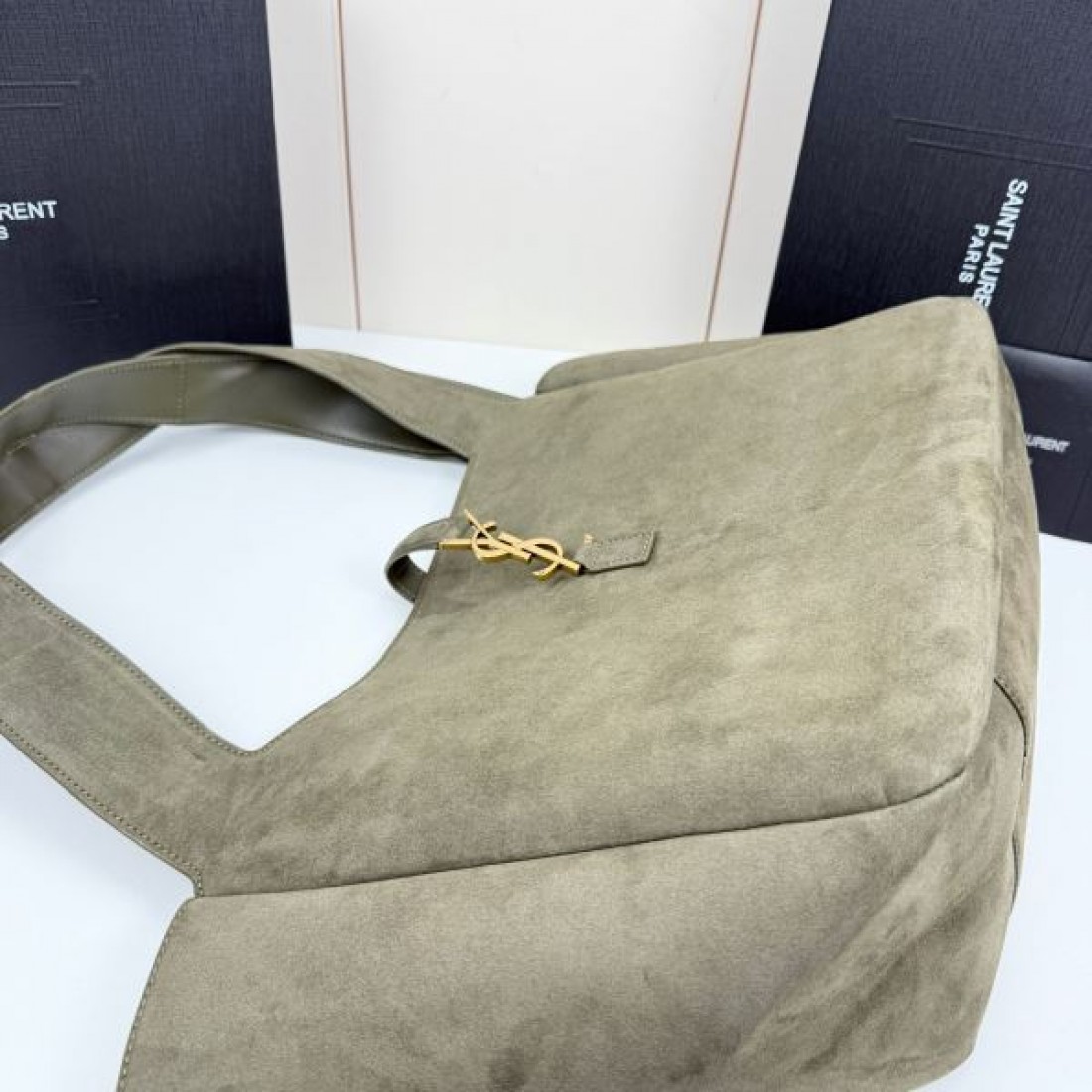  エレガント演出 ブランド感 イヴ サンローラン YSL コピー トートバッグ 印象的